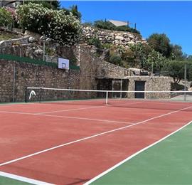3 bedroom villa with pool and tennis court in Sicily, sleeps 6-8